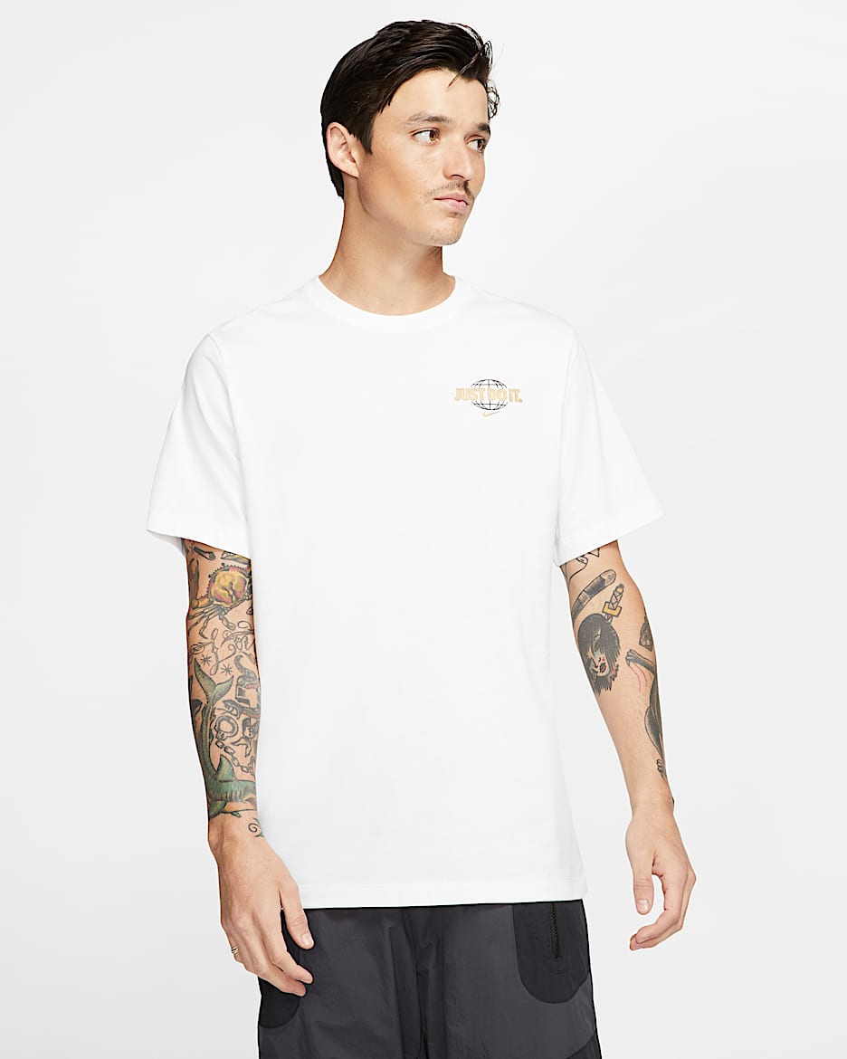 ★Nike★ Sportswear Men's T-Shirt HQ3297-010 Nike Sportswear Men's T-Shirt. Nike.com
